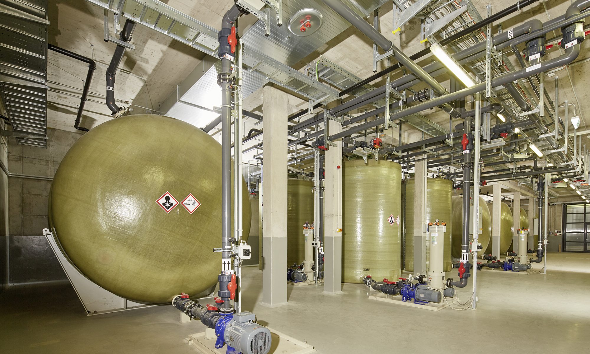 Industrial plant and tank equipment used in battery system development